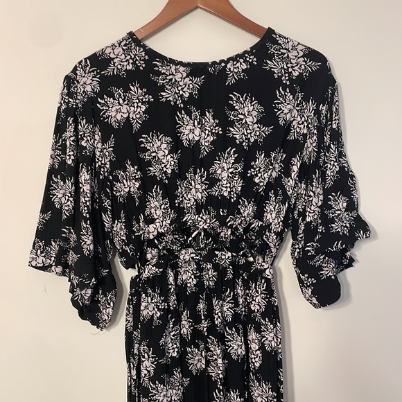 TOPSHOP Black and White Floral Cutout Mini Dress - Picture 2 of 9